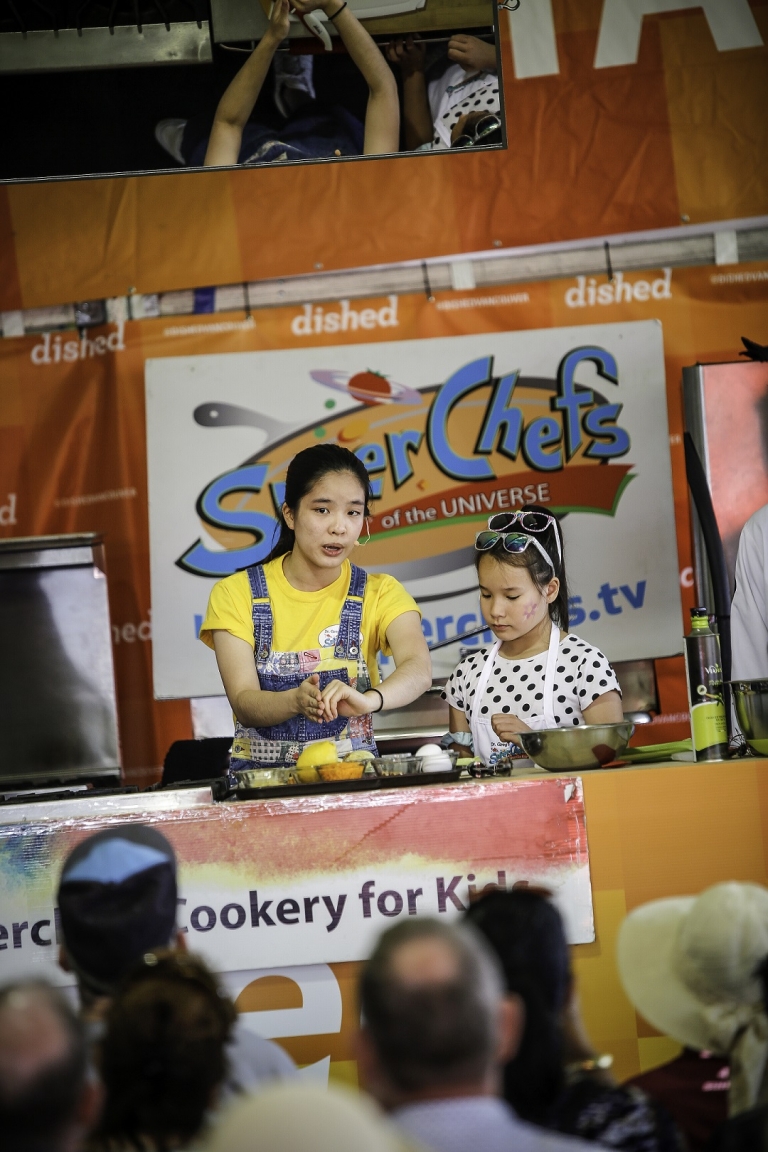 Live demonstration of cooking for kids